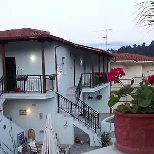 https://estia-studios-kriopigi.hotelschalkidiki.net